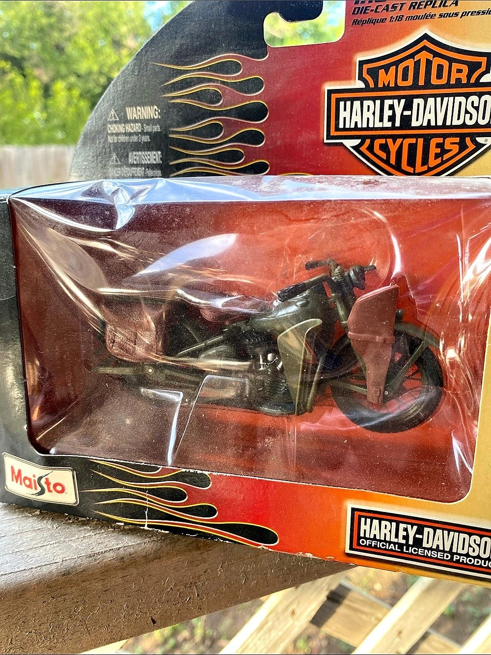 Maisto Harley-Davidson 1:18 Die-Cast Replica Motorcycle Red & Black NWT